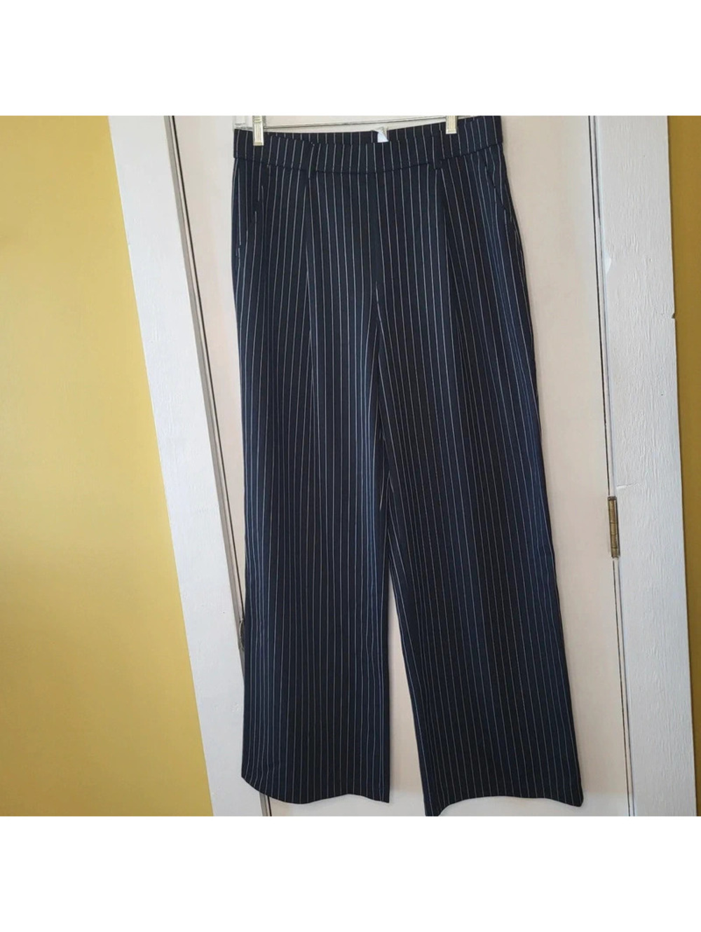 Halara women's LG pinstripe black/white casual pants NWT